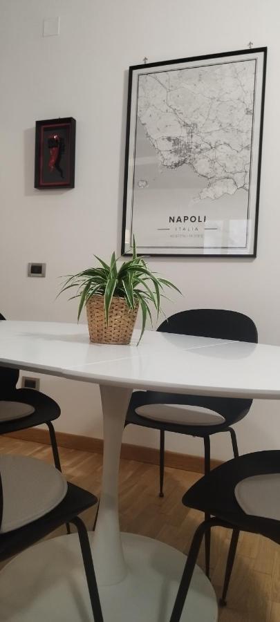 Civico 18 Suite Napoli Bagian luar foto